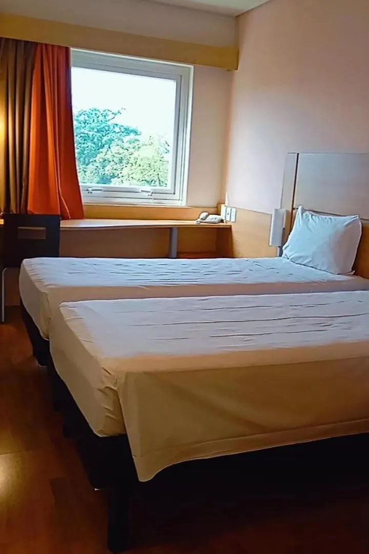 *** Hotel Ibis Canoas Shopping Brazil