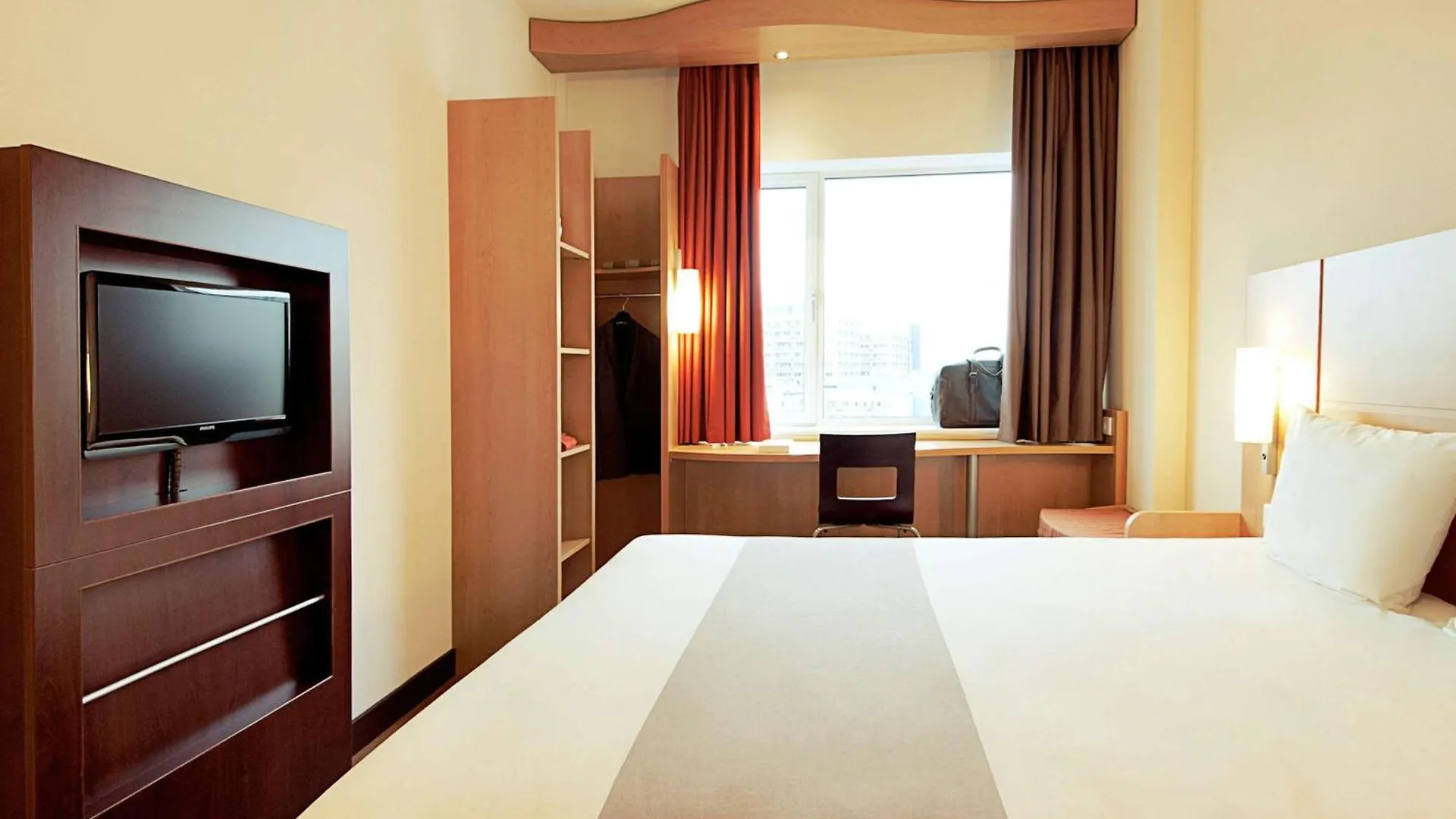 Ibis Canoas Shopping Brazil